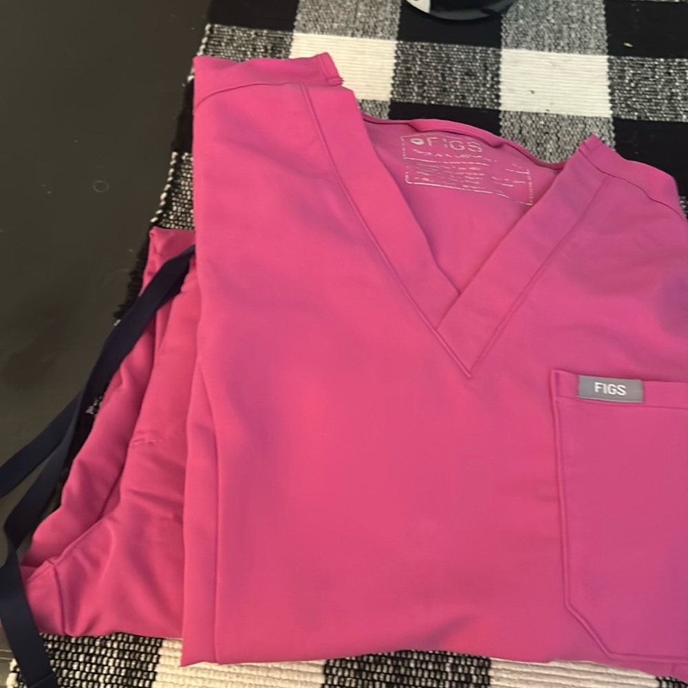Figs pink scrubs. Jogger bottoms. Xxs